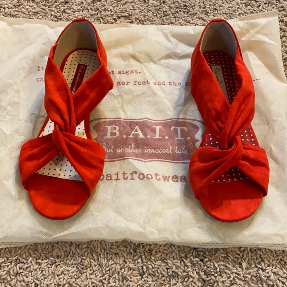 B.A.I.T Elicia Red Sandals